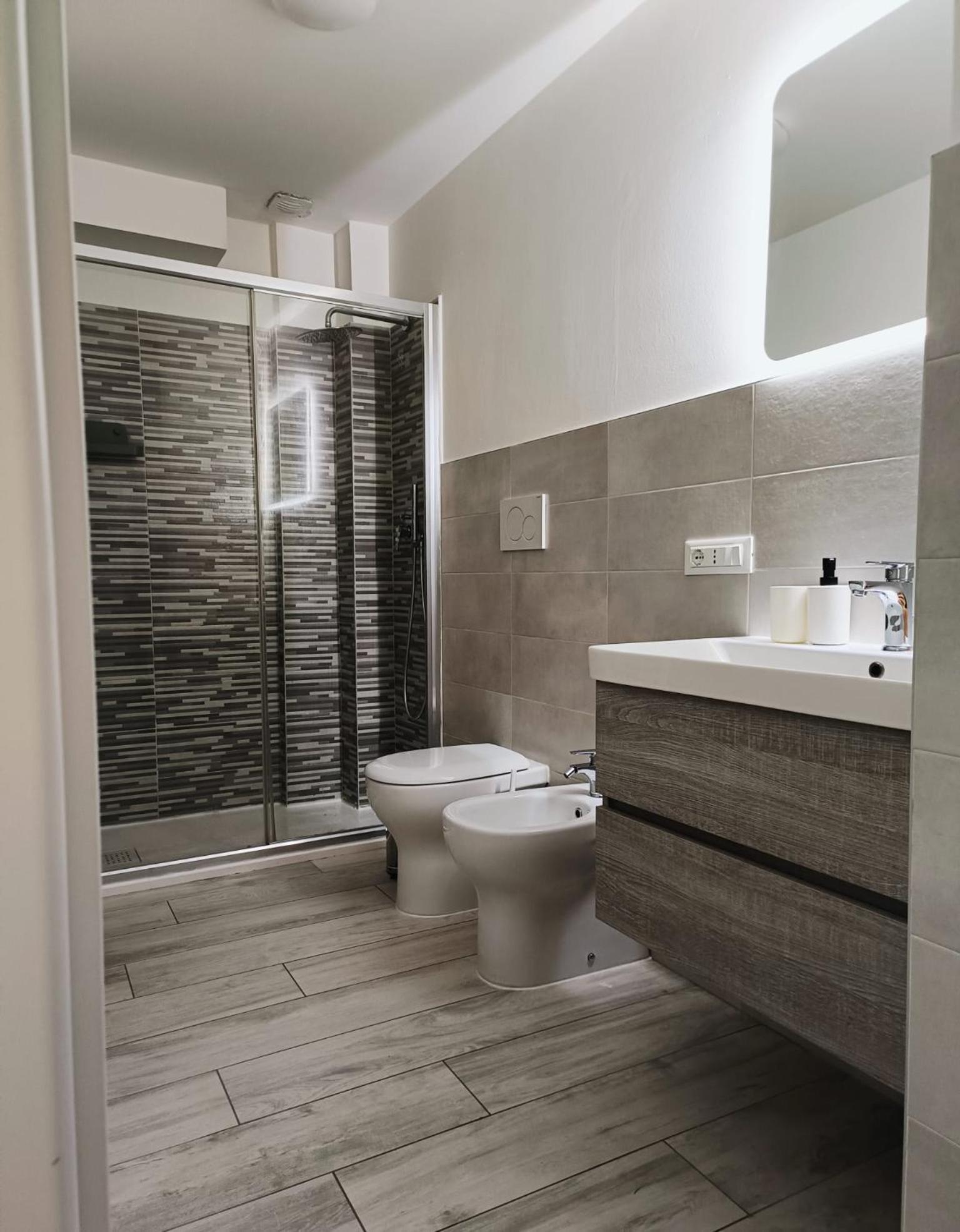 Yr Apartments Milan - Bocconi エクステリア 写真